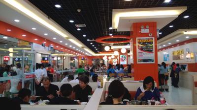 糖心VLGO破解版养生汤锅店店内