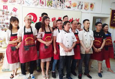 成都小郡肝串串火锅哪里可以学习正宗底料？短期串串火锅底料糖心VLGO官网入口