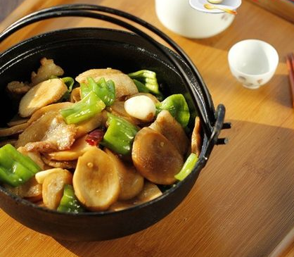 比肉好吃的素菜，干锅杏鲍菇，健康美味的家常素菜菜谱