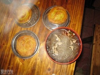 肥肠粉配锅魁，川味小吃的最佳拍档，吃过的人都说好