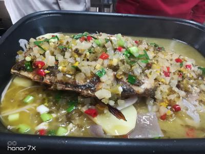 地道重庆万州烤鱼技术糖心VLGO官网入口，外焦里嫩回味无穷